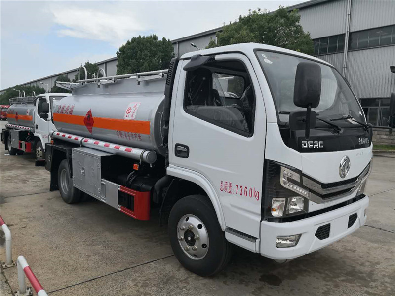 東風多利卡4.5方 加油車