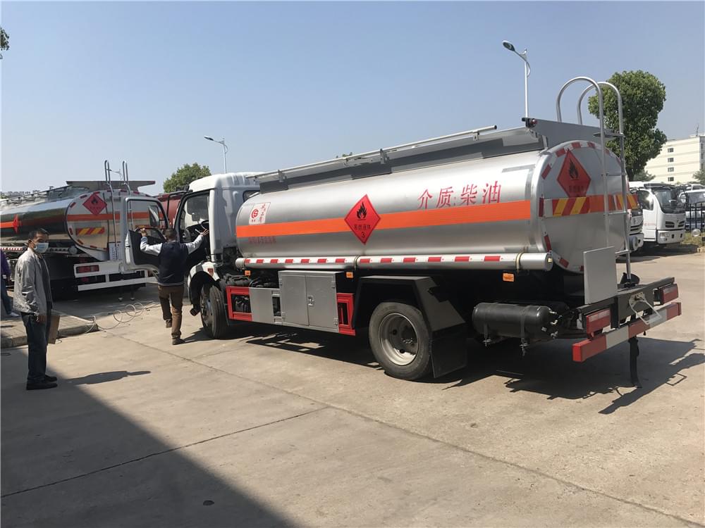 8.5方 東風凱普特油罐車