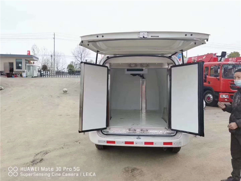 金杯新快運(yùn)面包冷藏車