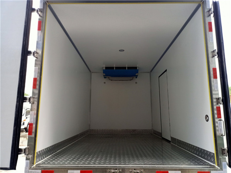 福田奧鈴CTS(156馬力冷藏車)