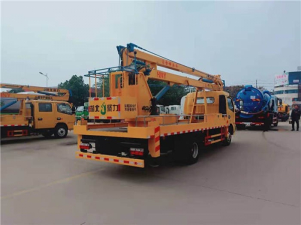 東風18米高空作業車