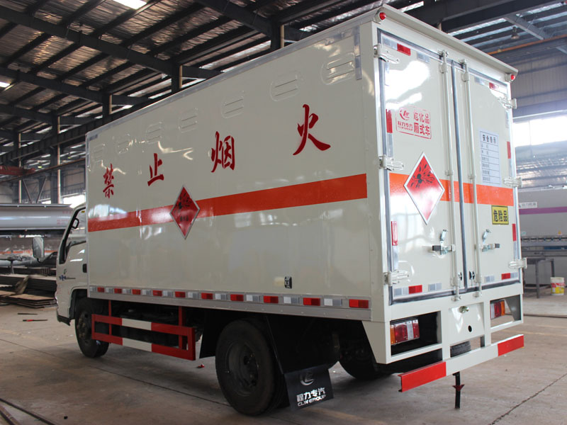 江鈴4米2(藍牌)雜項危險品廂式車